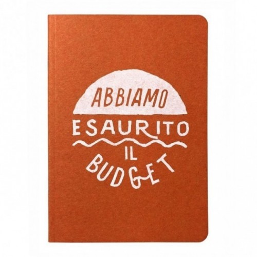 Carnet "Abbiamo esaurito il budget", couverture orange et intérieur en papier noir.